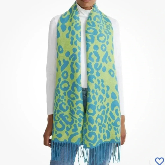 Steve Madden Reversible Leopard Print Scarf Green and Blue With Fringe - Picture 3 of 9